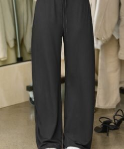 Relaxed Straight Leg Pant